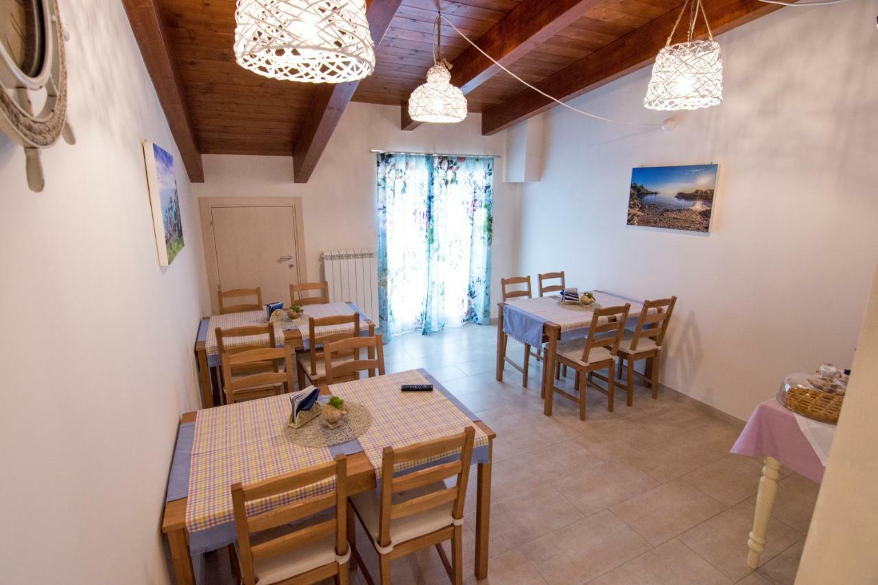 Le Mansardine Acomodação com café da manhã Vasto Exterior foto