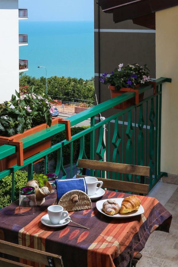 Le Mansardine Acomodação com café da manhã Vasto Exterior foto